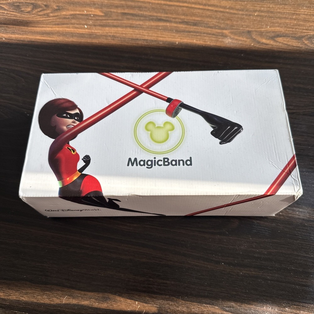 WALT DISNEY WORLD First Edition MAGIC Incredibles (Pamela)